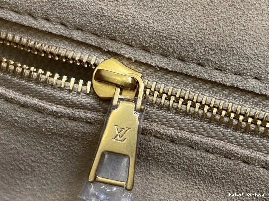 Cheap Soft LOUIS VUITTON Twist-27*19*9CM 0718